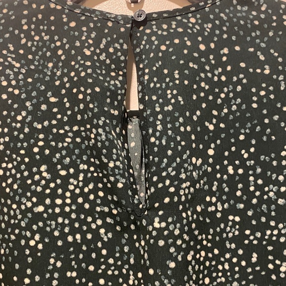 NWT- HALSTON BLACK WITH WHITE AND GREEN SCATTERED DOTS DRESS SIZE MEDIUM - Picture 2 of 5